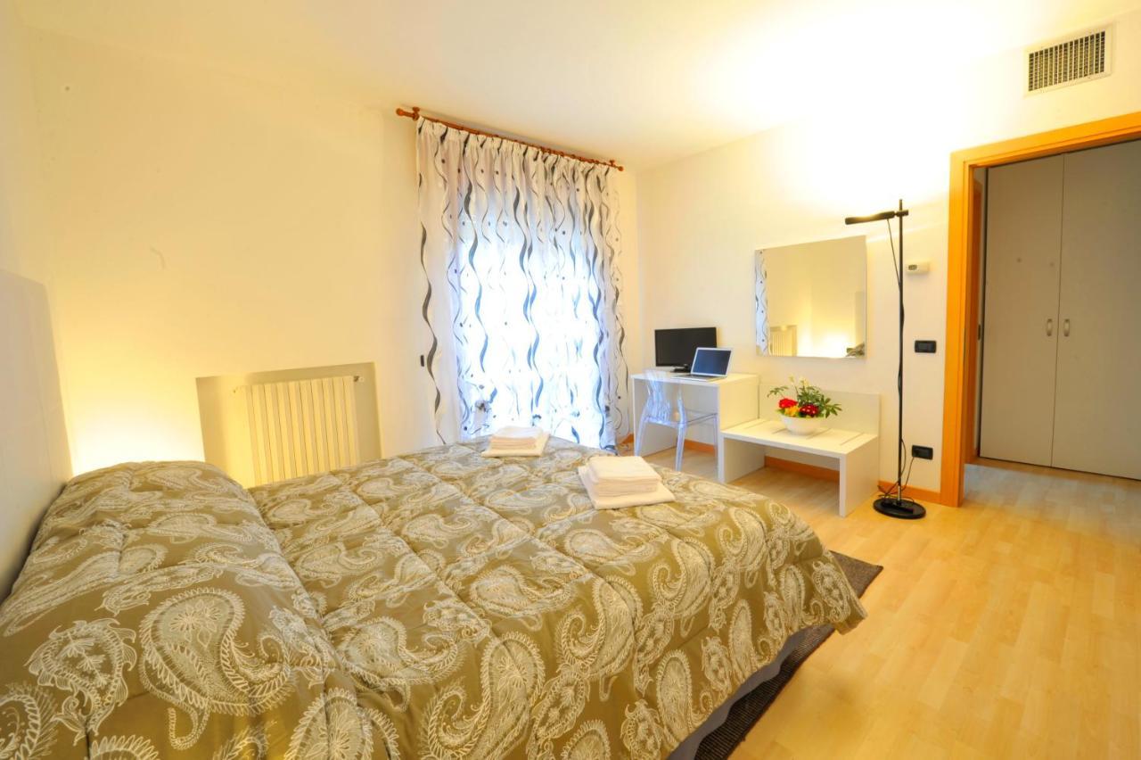 Bed And Breakfast La Sosta Ponte San Nicolo Room photo